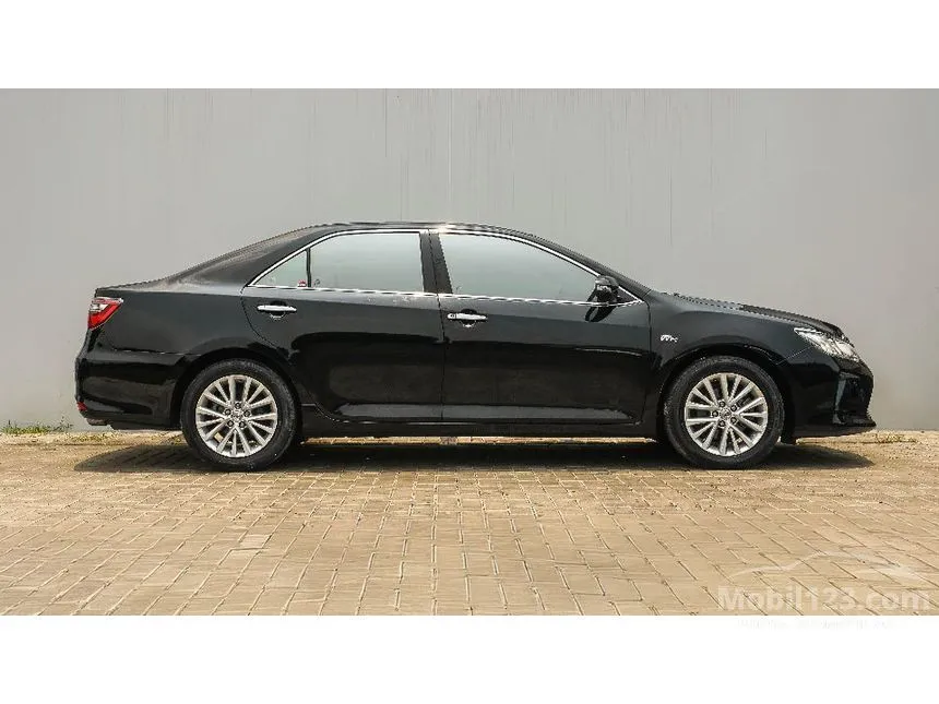 2017 Toyota Camry V Sedan