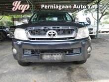 2011 Toyota Hilux 2.5 G Pickup Truck -- WELL MAINTAINED --