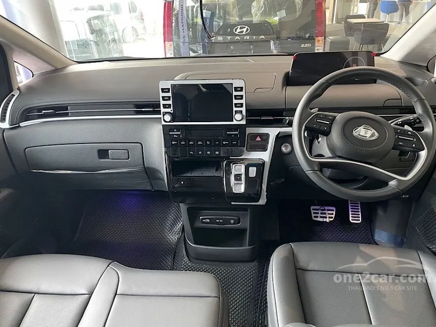 2024 Hyundai Staria Premium Van