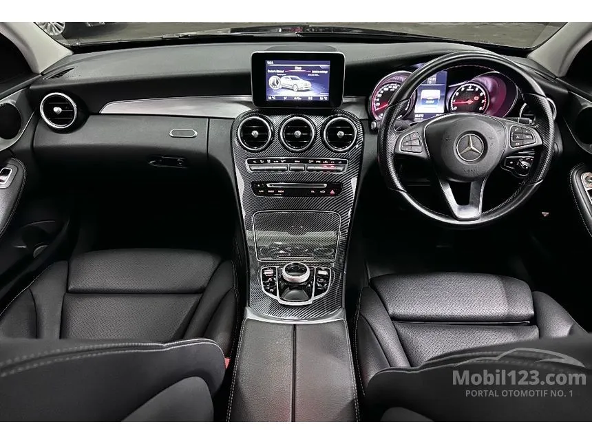 2016 Mercedes-Benz C200 Avantgarde Sedan