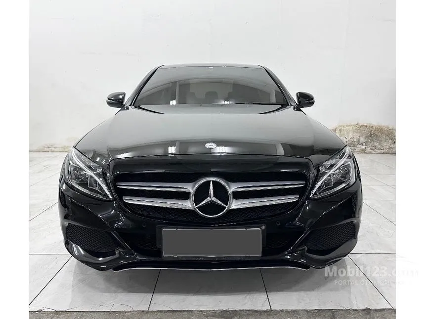 2016 Mercedes-Benz C200 Avantgarde Sedan