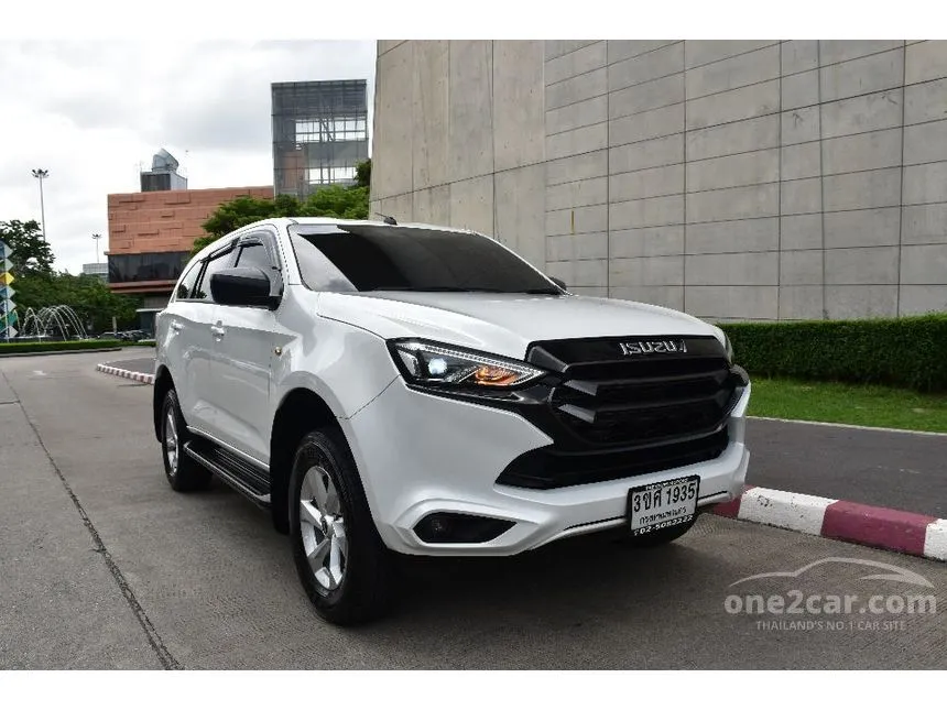 2023 Isuzu MU-X Active SUV