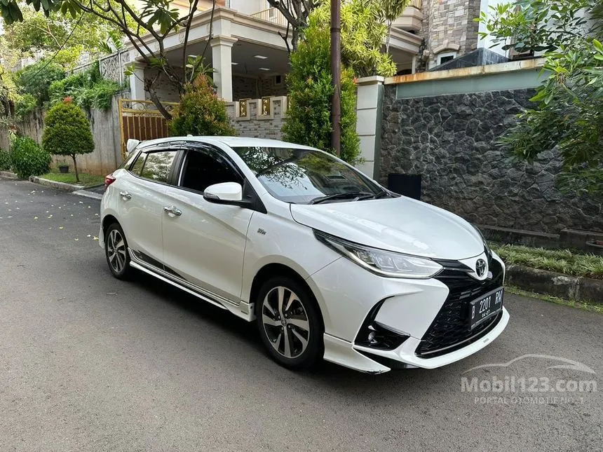 Jual Mobil Toyota Yaris 2022 S GR Sport 1.5 di Banten Automatic Hatchback Putih Rp 230.000.000