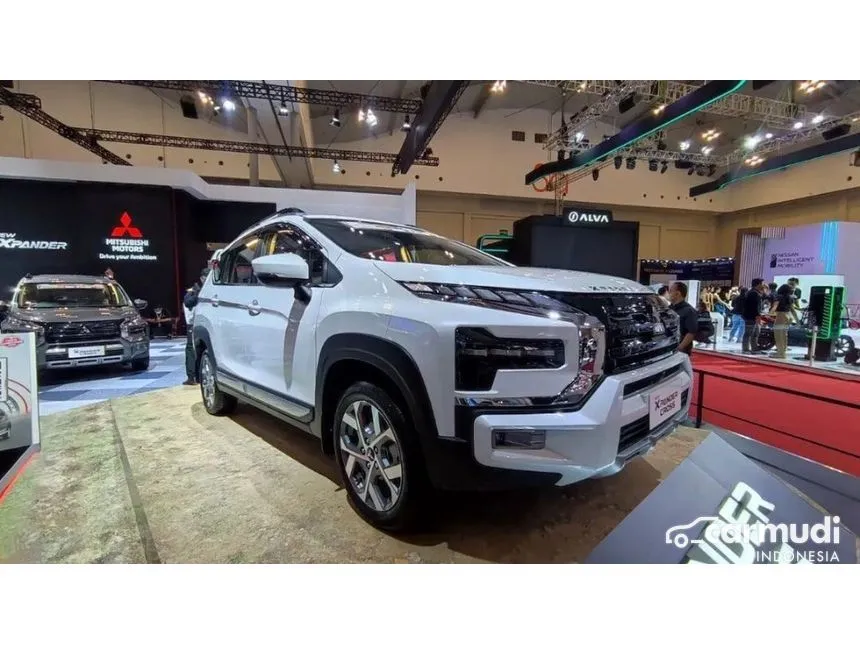Jual Mobil Mitsubishi Xpander 2024 CROSS 1.5 di Jawa Barat Automatic Wagon Putih Rp 320.099.009