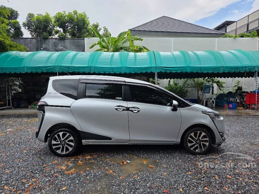 2021 Toyota SIENTA V Wagon