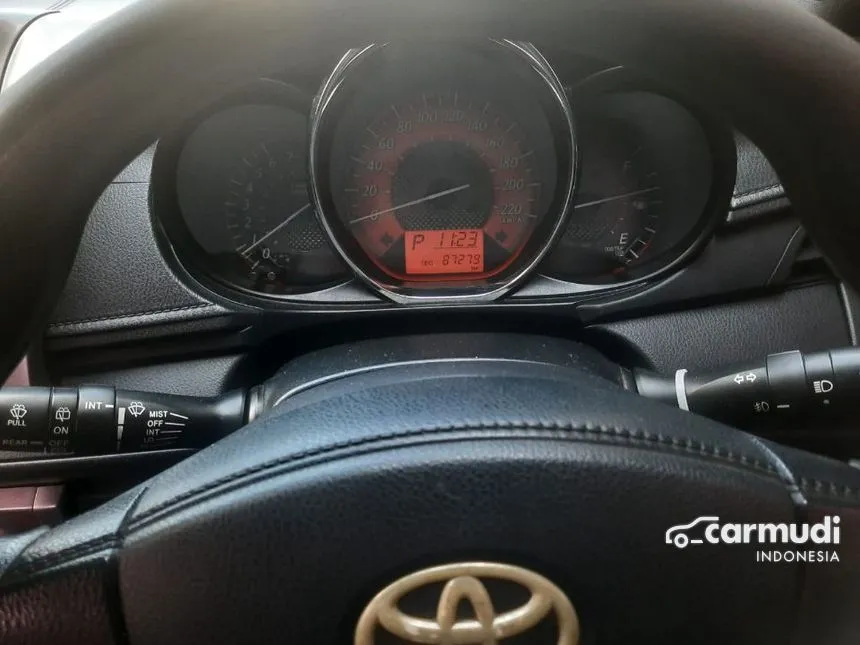 2015 Toyota Yaris G Hatchback