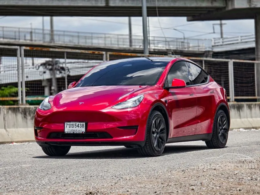 2024 TESLA Model Y Standard Range SUV