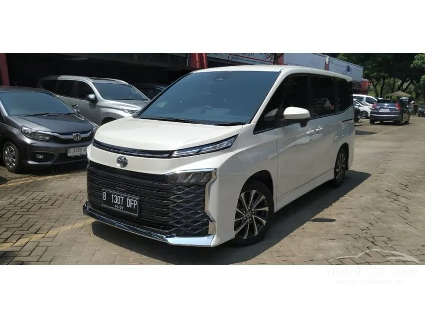 Jual Mobil Toyota Voxy 2022 2.0 di DKI Jakarta Automatic Van Wagon Putih Rp 500.000.000