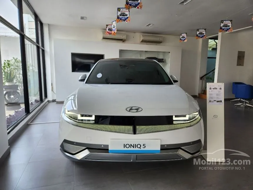 Jual Mobil Hyundai IONIQ 5 2024 Long Range Signature di Jawa Barat Automatic Wagon Putih Rp 650.000.000