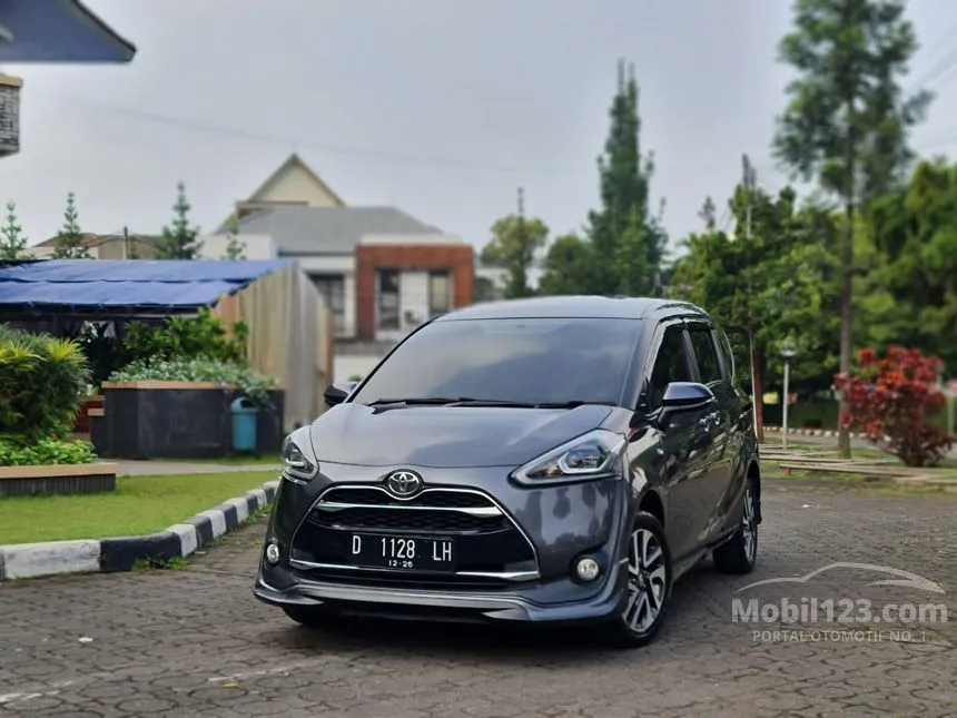 Jual Mobil Toyota Sienta 2016 Q 1.5 di Jawa Barat Automatic MPV Abu
