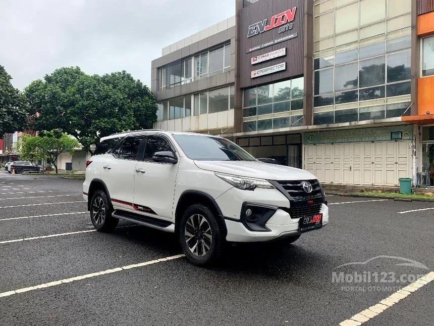 Jual Mobil Toyota Fortuner 2018 TRD 2.4 di Banten Automatic SUV Putih Rp 375.000.000