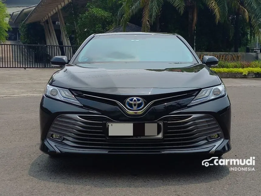 Jual Mobil Toyota Camry 2019 Hybrid 2.5 di Jawa Timur Automatic Sedan Hitam Rp 466.000.001