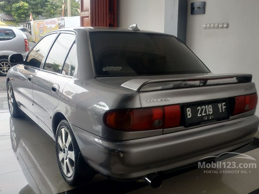 Jual Mobil  Mitsubishi Lancer  1993 1 6 di Jawa Barat Manual 