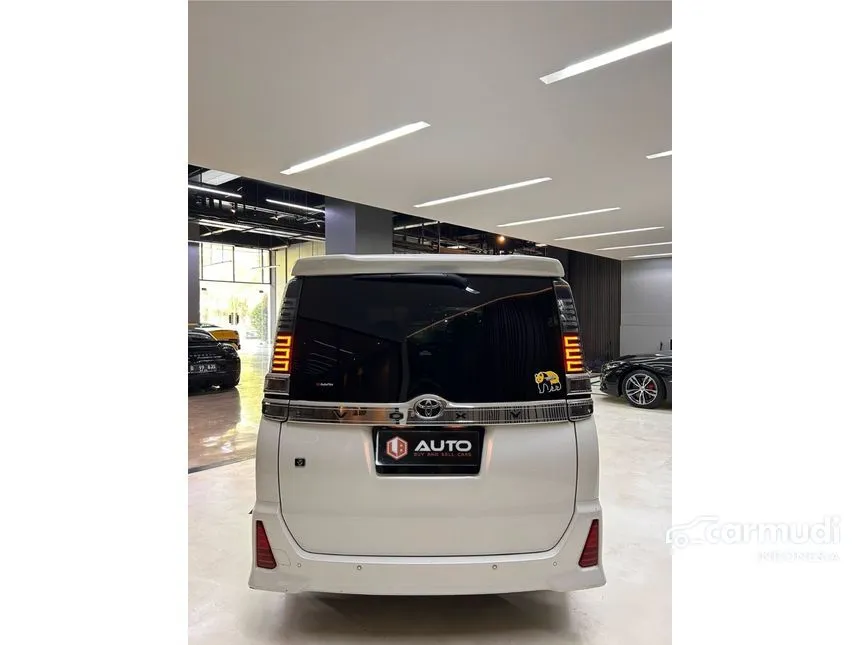 2021 Toyota Voxy MPV