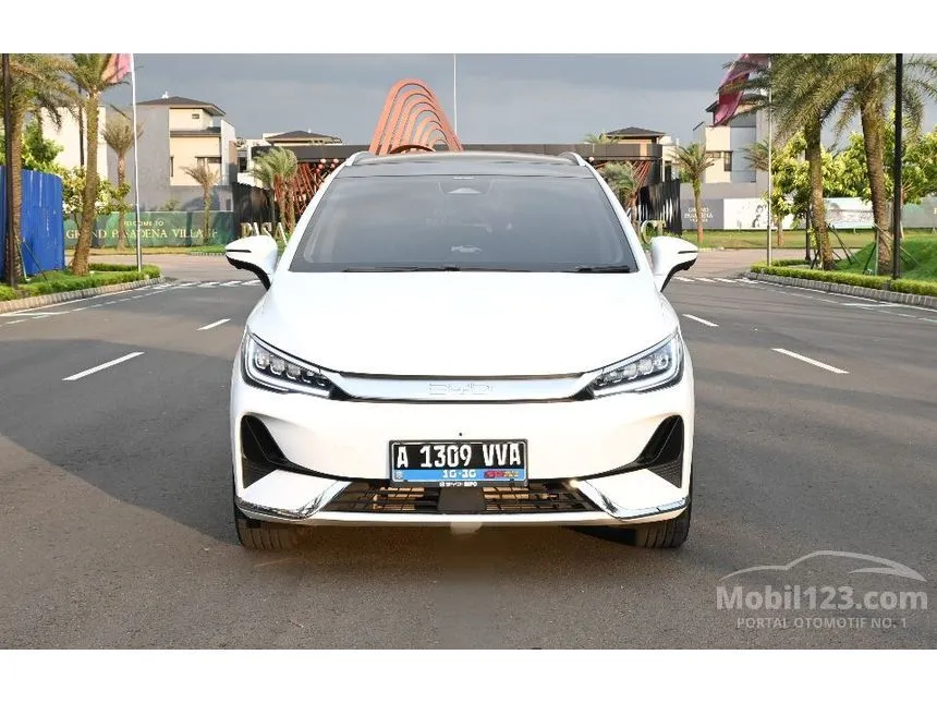 2025 BYD M6 Superior Captain 6 Seater MPV