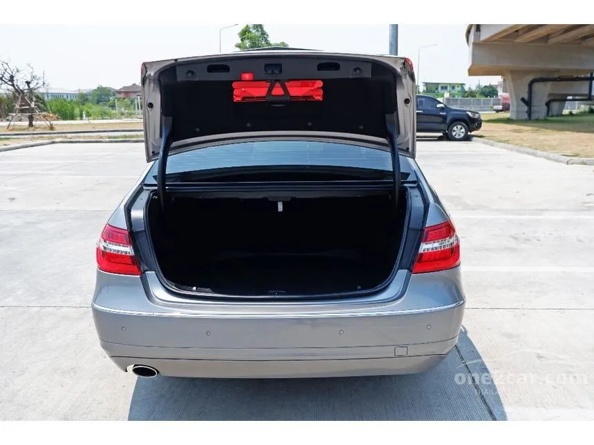 2012 Mercedes-Benz E250 Avantgarde CGI BlueEFFICIENCY Sedan