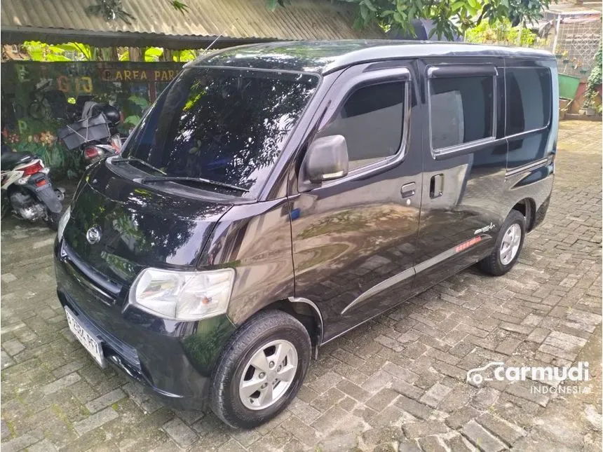 2020 Daihatsu Gran Max Mini Bus D Van