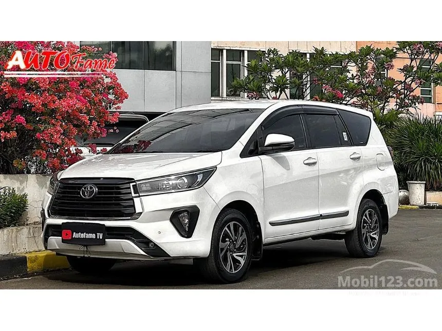 Jual Mobil Toyota Kijang Innova 2021 V 2.4 di DKI Jakarta Automatic MPV Putih Rp 370.000.000
