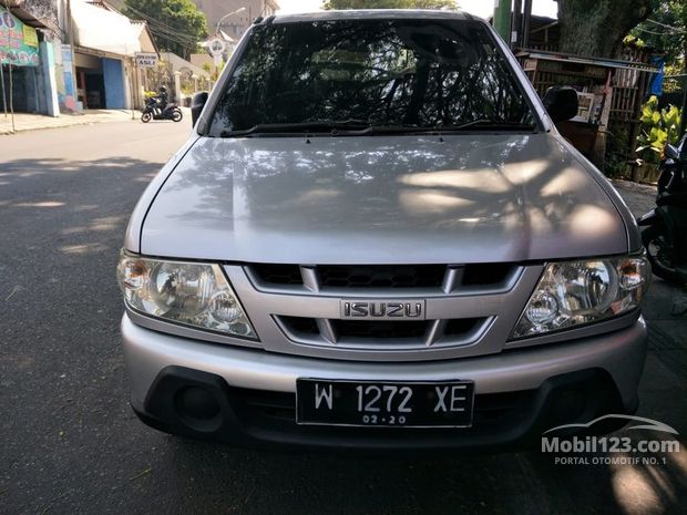 Isuzu Panther Mobil Bekas Baru dijual di Malang Jawa 