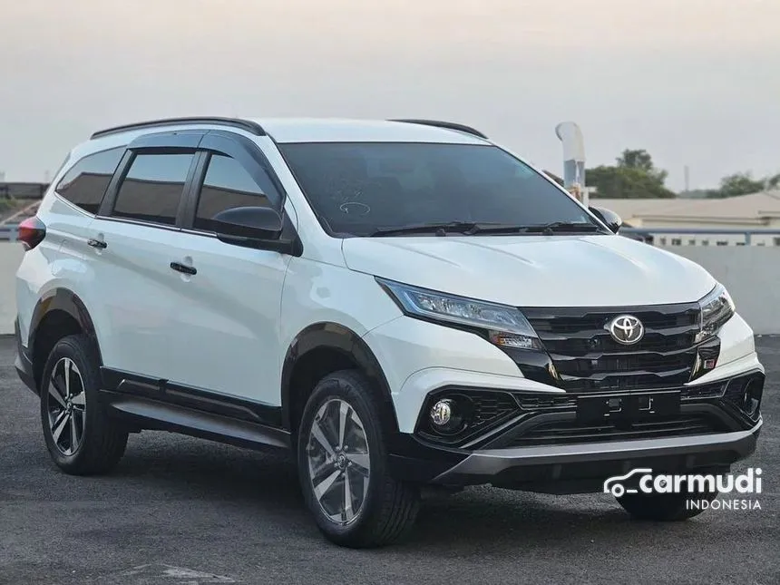Jual Mobil Toyota Rush 2024 S GR Sport 1.5 di Jawa Timur Automatic SUV Putih Rp 288.015.000
