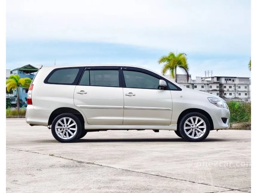 2012 Toyota INNOVA G Wagon