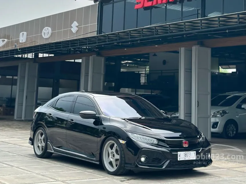 Jual Mobil Honda Civic 2018 E 1.5 di Jawa Timur Automatic Hatchback Hitam Rp 385.000.000