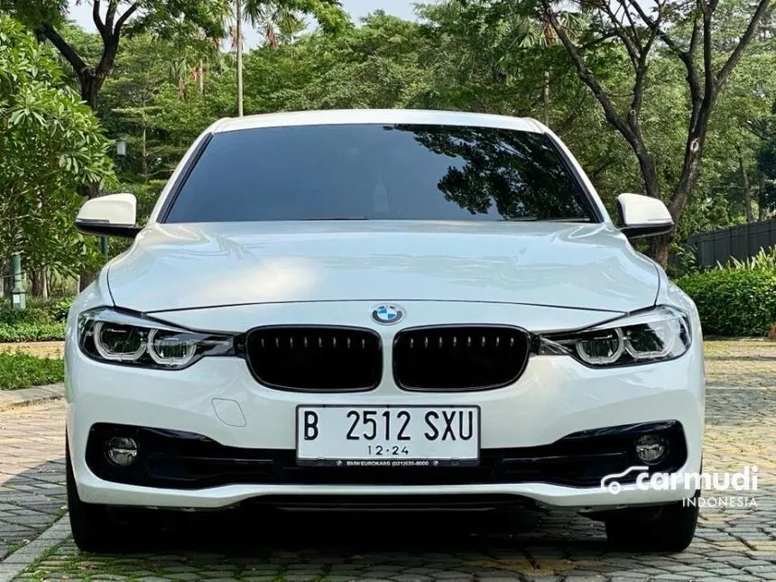 Jual Mobil BMW 320i 2019 Sport Shadow Edition 2.0 di DKI Jakarta Automatic Sedan Putih Rp 431.000.000