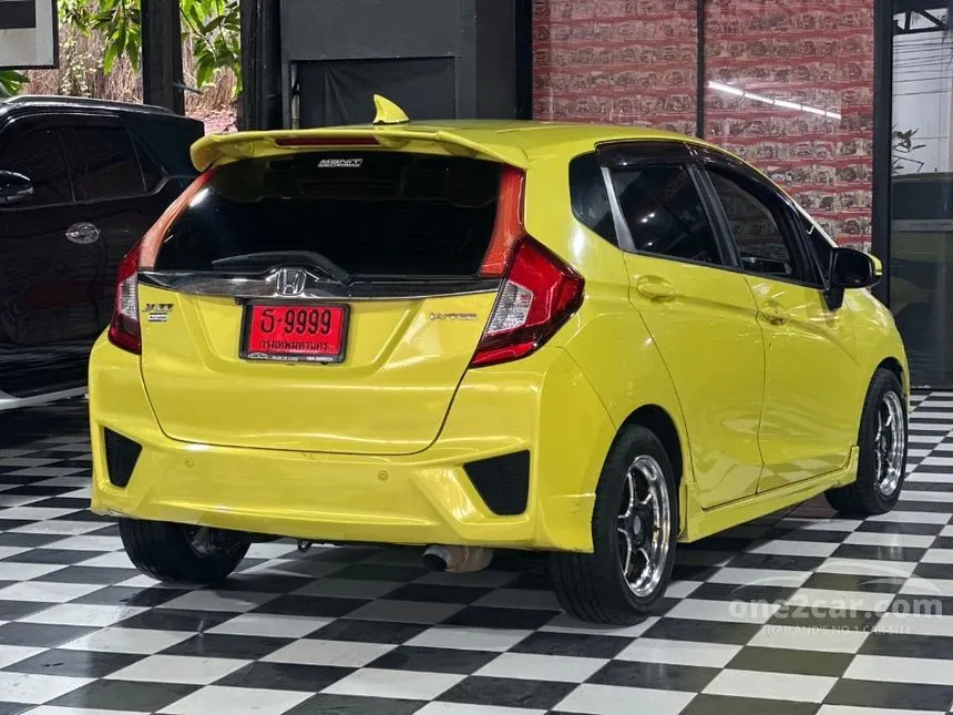 2015 Honda JAZZ SV Hatchback
