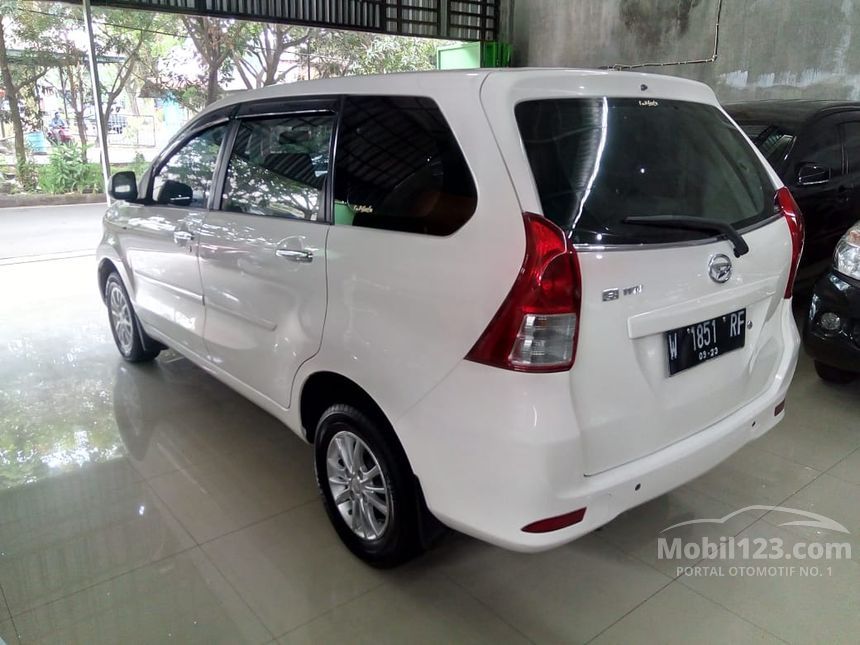 Jual Mobil Daihatsu Xenia 2013 R STD 1.3 di Jawa Timur 