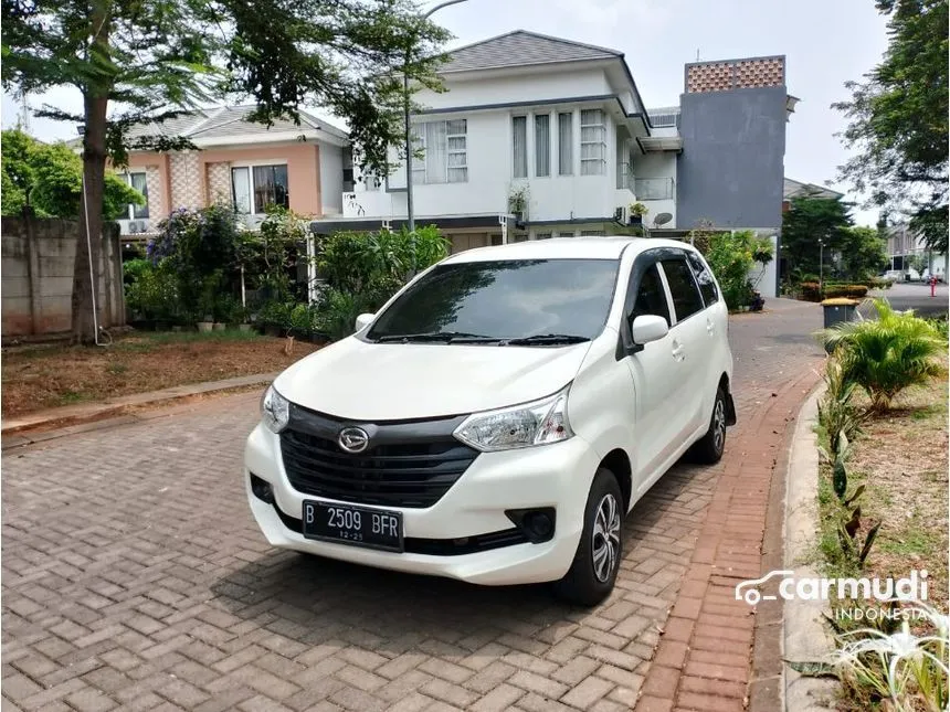 Jual Mobil Daihatsu Xenia 2015 M 1.0 di DKI Jakarta Manual MPV Putih Rp 108.000.000