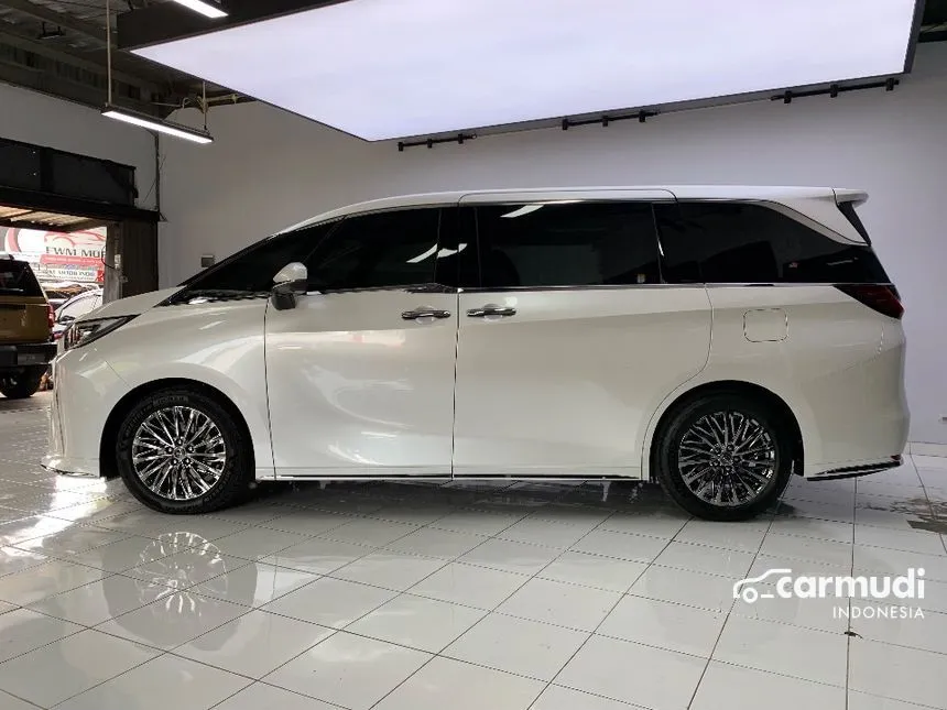 2024 Lexus LM350h Van Wagon