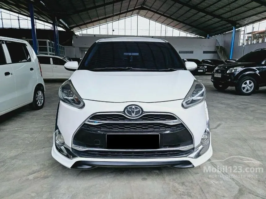Jual Mobil Toyota Sienta 2017 Q 1.5 di Sumatera Utara Automatic MPV Putih Rp 185.000.000