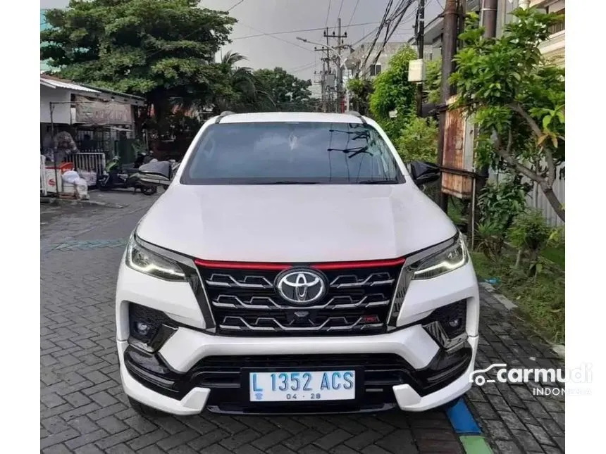 Jual Mobil Toyota Fortuner 2021 VRZ TRD 4X2 2.4 di Jawa Timur Automatic SUV Putih Rp 485.000.000