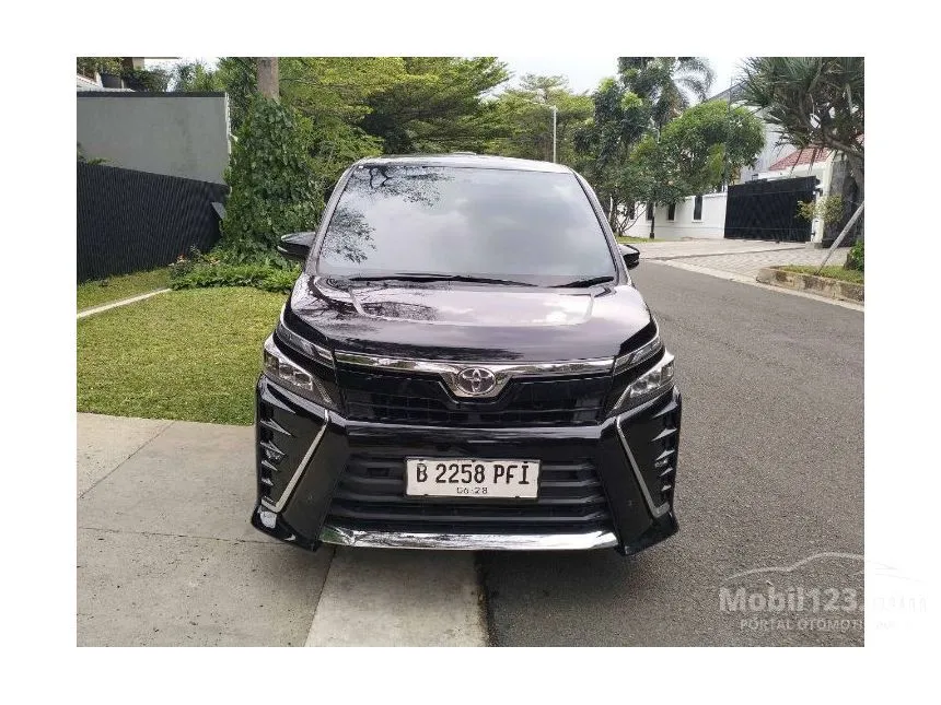 Jual Mobil Toyota Voxy 2018 2.0 di DKI Jakarta Automatic Wagon Hitam Rp 323.000.000