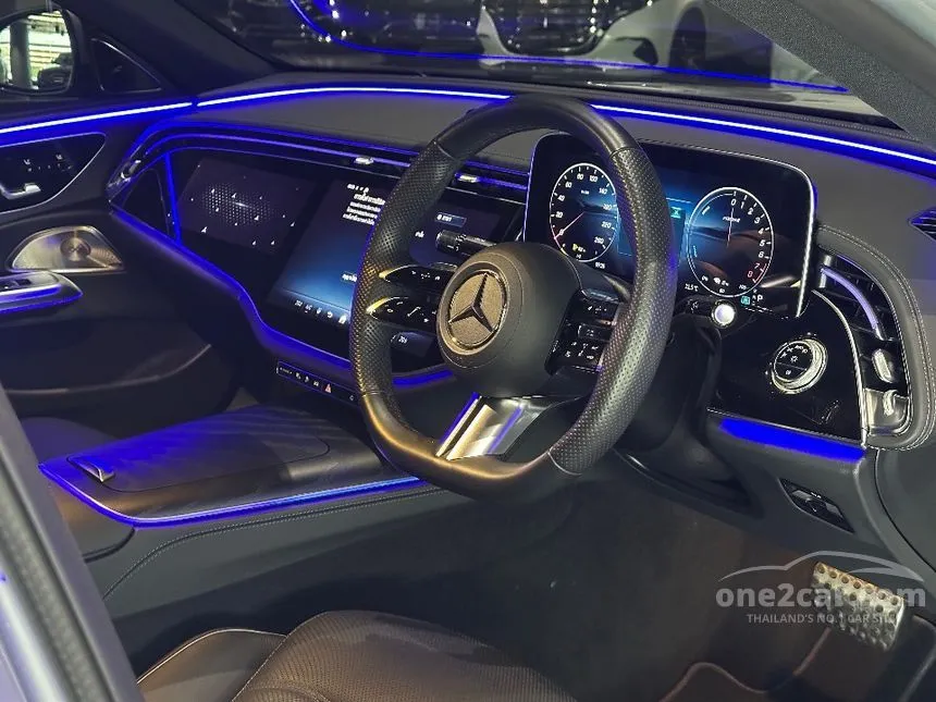 2025 Mercedes-Benz E350 e AMG Dynamic Sedan