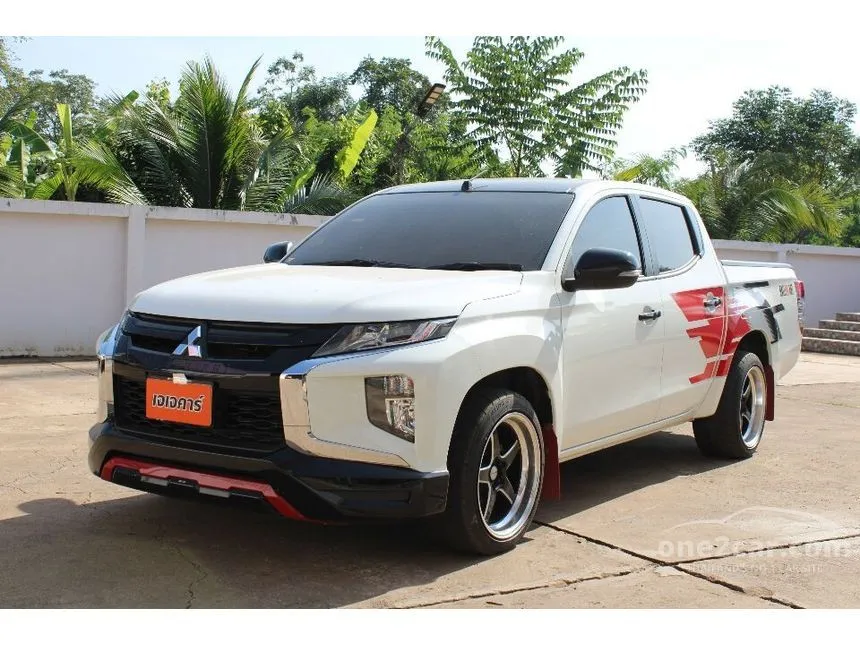 Mitsubishi Triton DOBLE CABINA (año 85 pick up Mitsubishi Triton DOBLE CABINA (año
