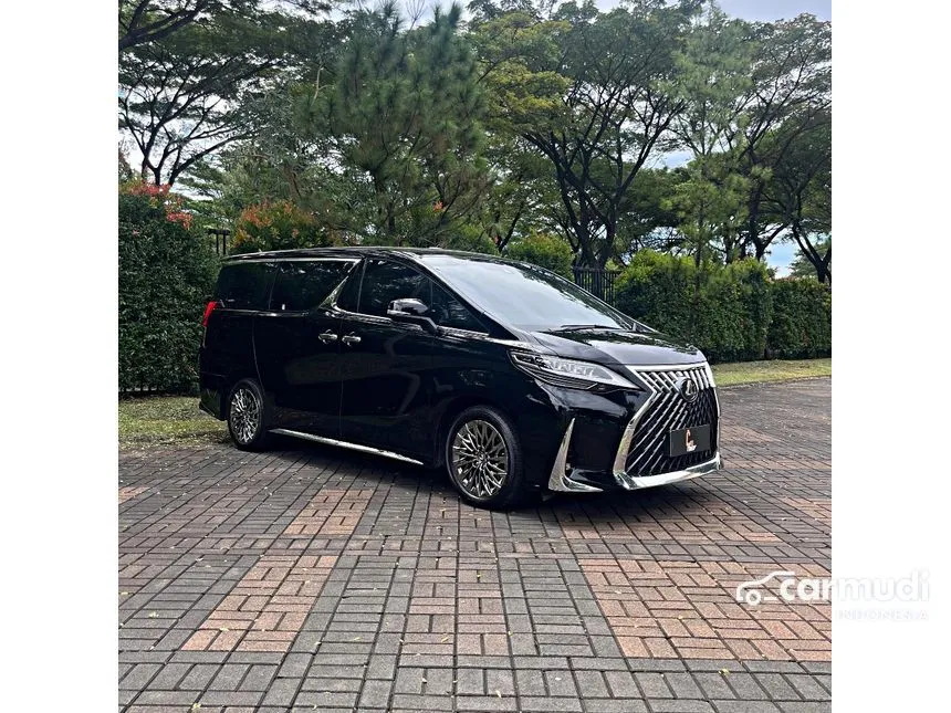 2023 Lexus LM 350 4 Seater MPV
