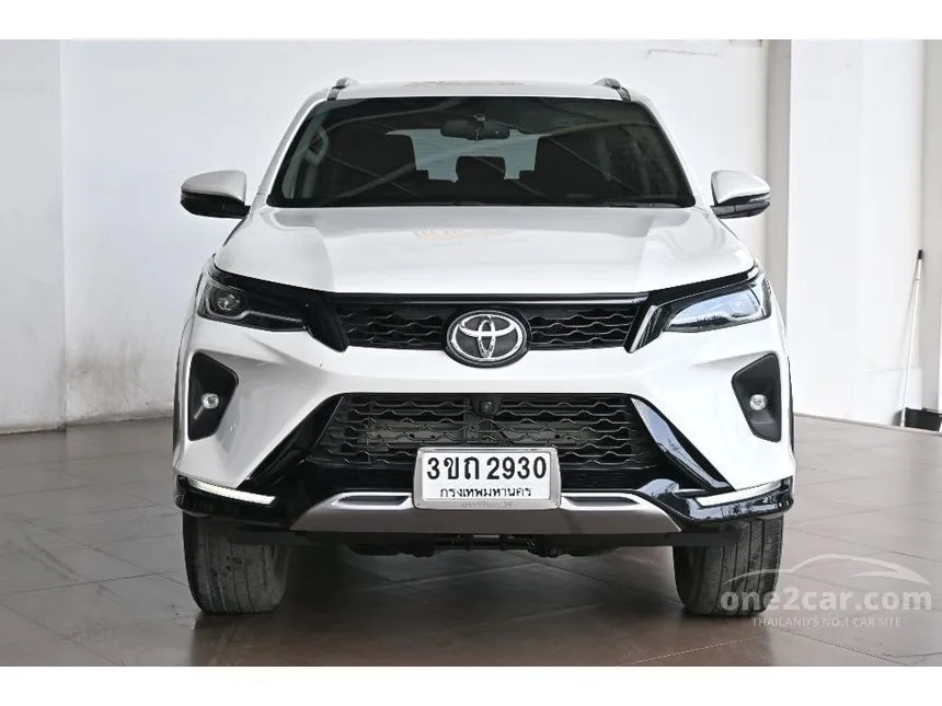 2022 Toyota FORTUNER Leader V SUV