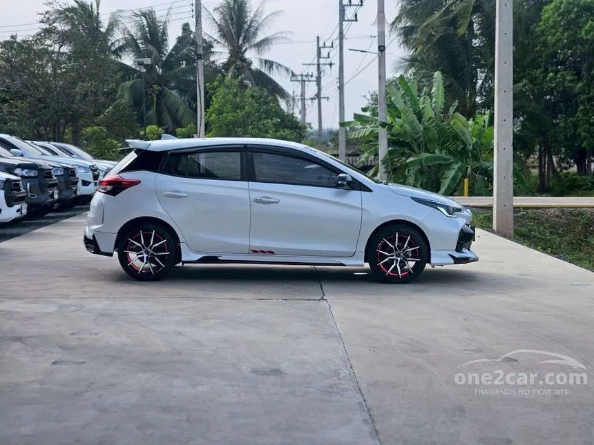 2023 Toyota YARIS Smart Hatchback