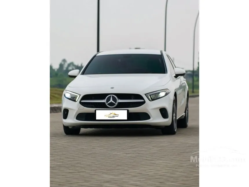2022 Mercedes-Benz A200 progressive line Sedan