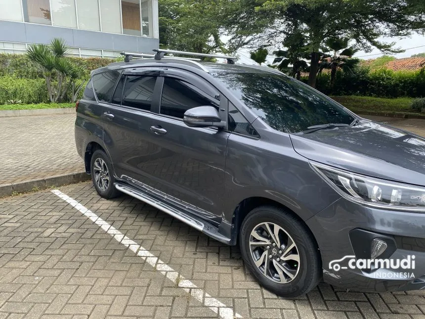 Jual Mobil Toyota Kijang Innova 2021 V 2.4 di Banten Automatic MPV Abu