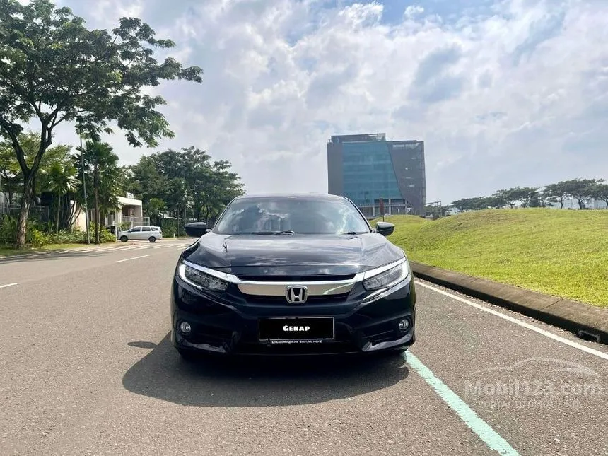 2018 Honda Civic ES Sedan