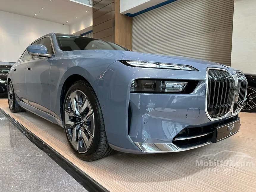 Jual Mobil BMW i7 2023 xDrive60 Gran Lusso di DKI Jakarta Automatic ...
