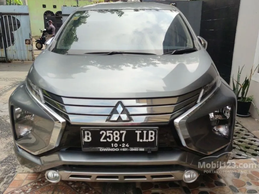 Jual Mobil Mitsubishi Xpander 2019 ULTIMATE 1.5 di Jawa Barat Automatic Wagon Abu