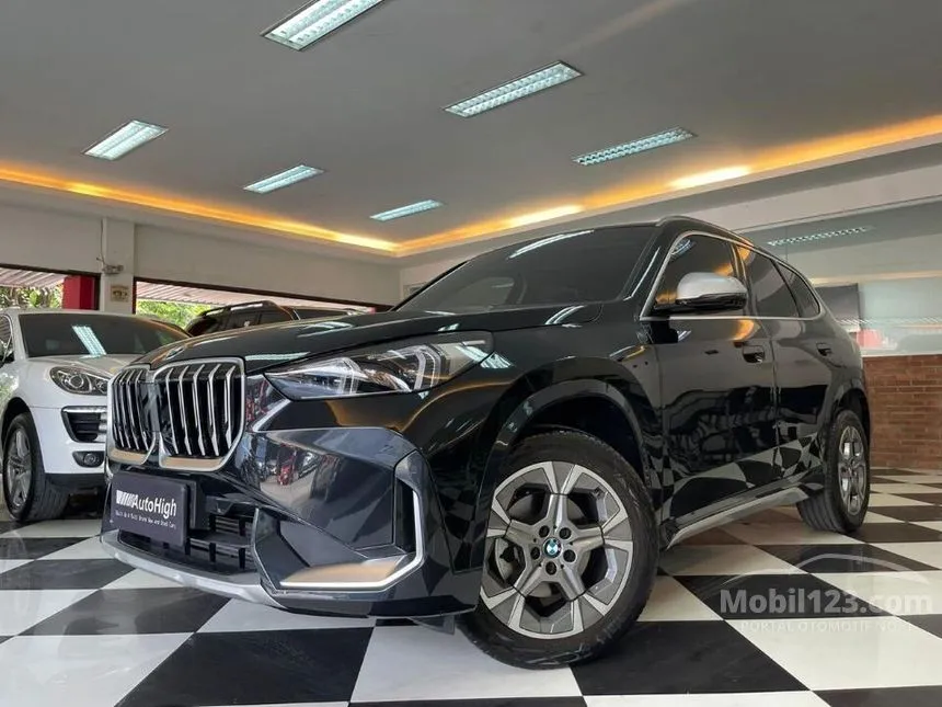 Jual Mobil BMW X1 2023 sDrive18i xLine 1.5 di DKI Jakarta Automatic SUV Hitam Rp 760.000.000