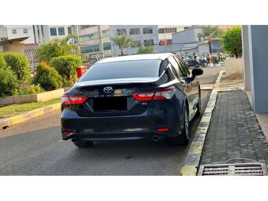 2020 Toyota Camry V Sedan