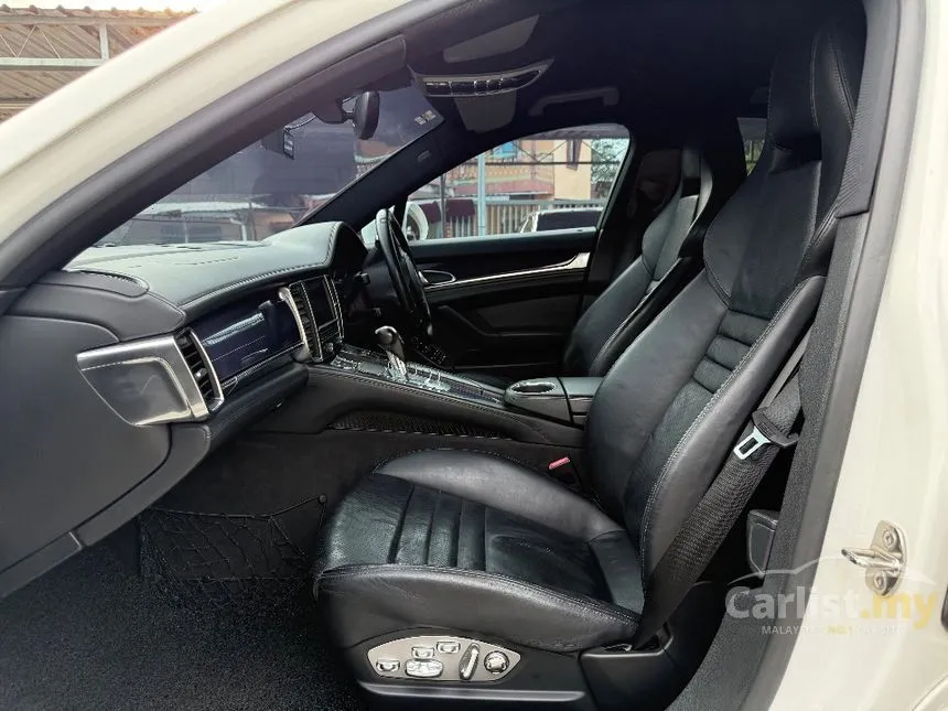 2011 Porsche Panamera 4S Hatchback