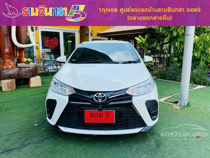 2022 Toyota YARIS Entry Hatchback