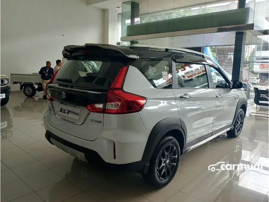 2025 Suzuki XL7 Alpha Hybrid (Two Tone) SUV
