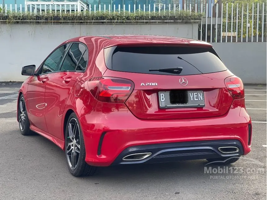 2015 Mercedes-Benz A200 Urban Hatchback